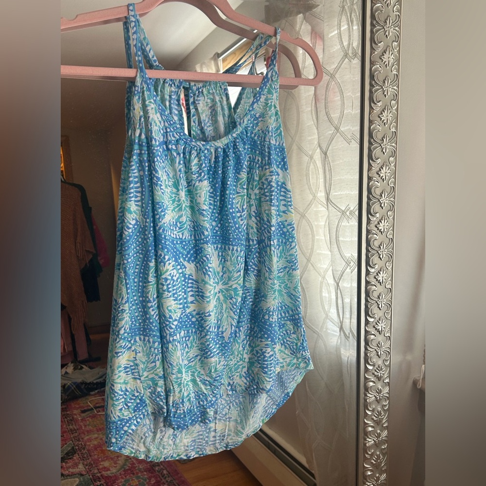 Lilly Pulitzer Blue and White Floral Women's Top